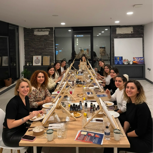 Boya & Yudumla: Kübik Portre